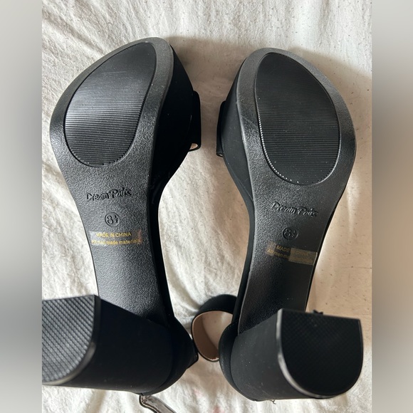 Brand new matte black heeled sandals - Picture 3 of 3